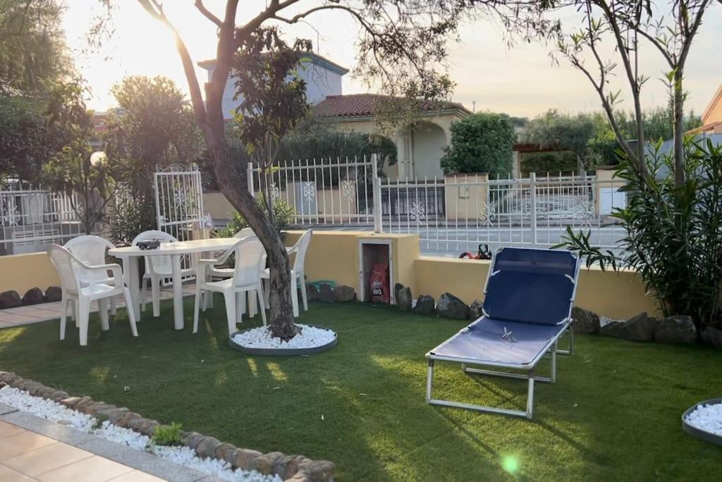 Comoda Villetta Con Giardino San Teodoro  Eksteriør billede